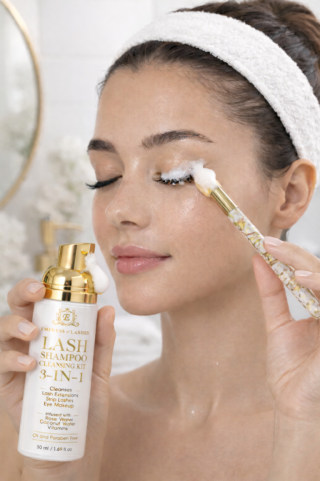 Lash shampoo for lash extensions gentle daily cleanser